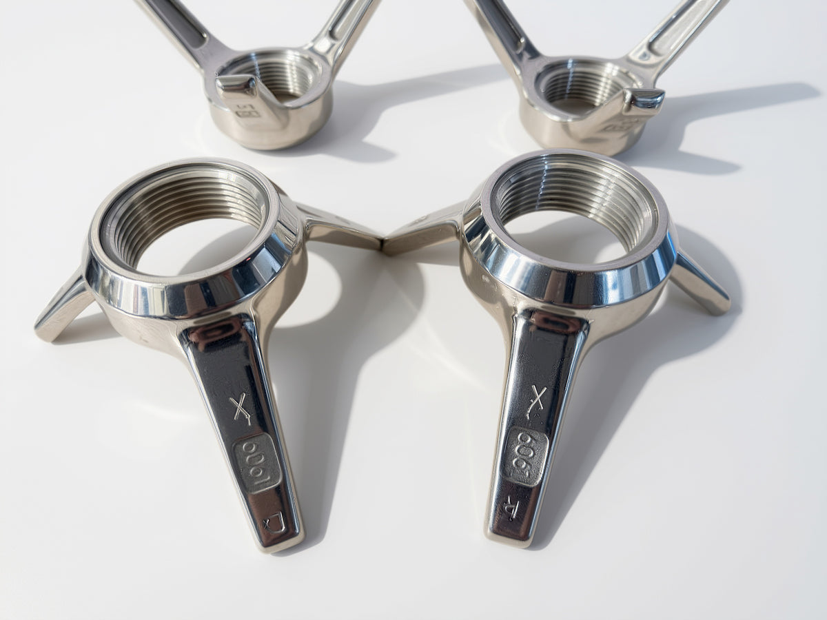 Retno Polished Aluminum Wheel Knock-Off Spinners – Set of 4 | Lola, GT40 & Grand Sport - retnoco